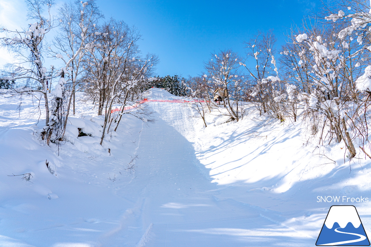 岩見沢萩の山市民スキー場｜ペアリフト４本運行で輸送能力良好！初級者から上級者まで楽しめる超ワイドゲレンデ(^^)/